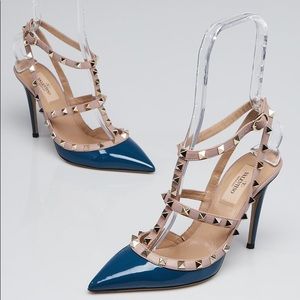 VALENTINO
Blue Patent Leather Rockstud Pumps